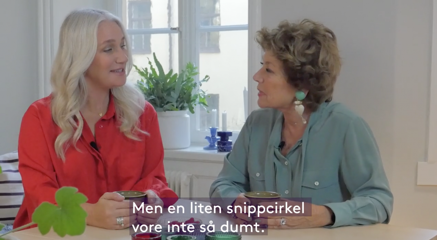 Ann Söderlund och Amelia Adamo diskuterar underlivet
